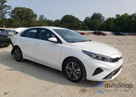 2024 Kia Forte Lx z USA, uszkodzony, nr VIN 3KPF24AD0RE754193
